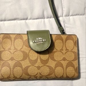 Coach wristlet wallet